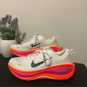 Nike Vomero Plus Sz 8